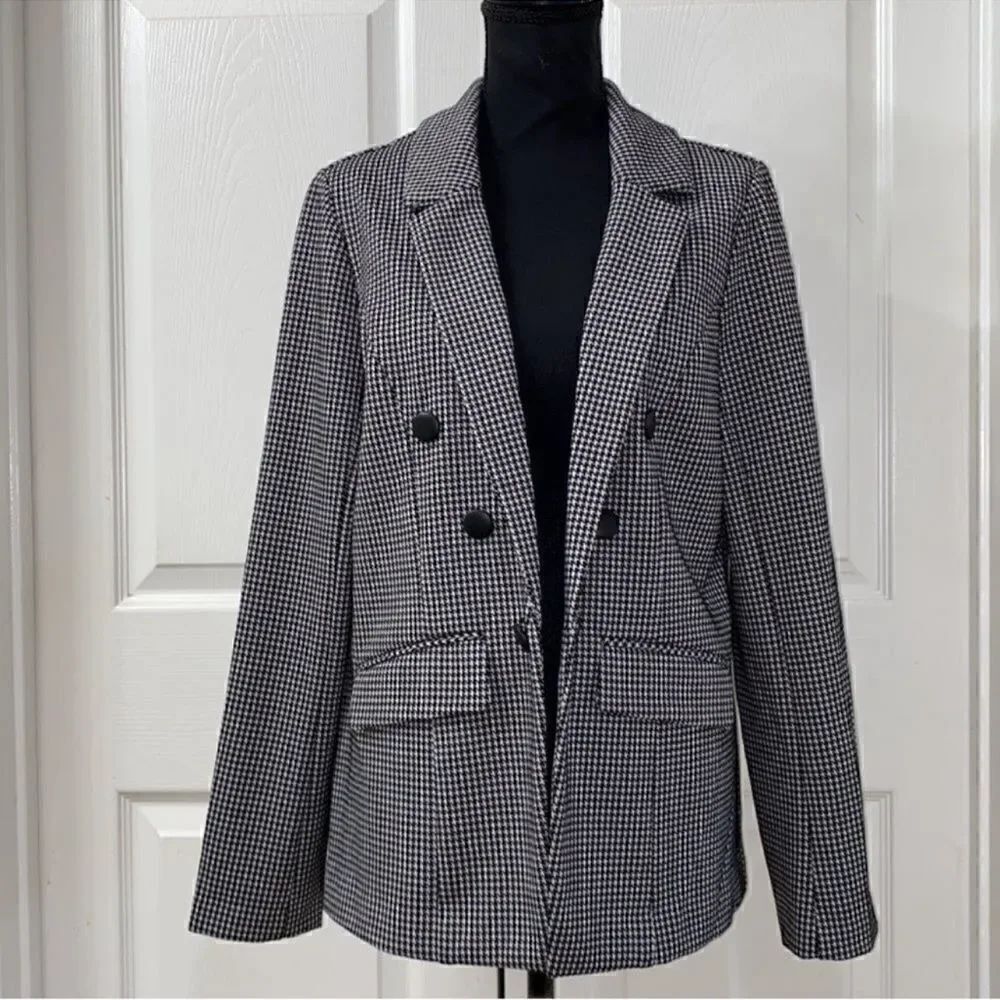 C Est 1946 Black & White Blazer (Size Medium)